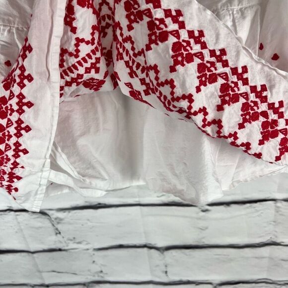 Vineyard Vines Women's Size 8 White Mini Skirt Red Embroidery Casual - Picture 9 of 9